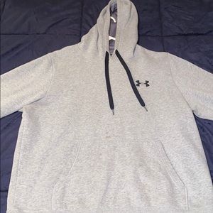 Pull over Under Armor hoodie